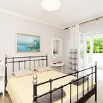 Porto Della アパート